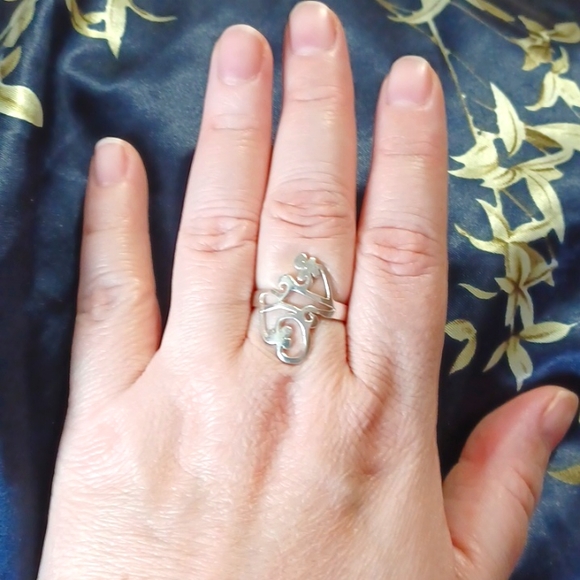 Scroll Carved Solid Sterling Ring Size 10 - Picture 5 of 7